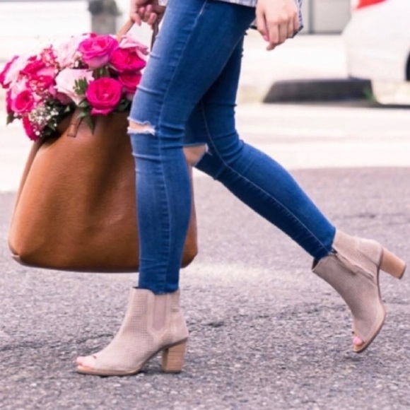 Toms Majorca Perforated Ankle Boots - Picture 13 of 13